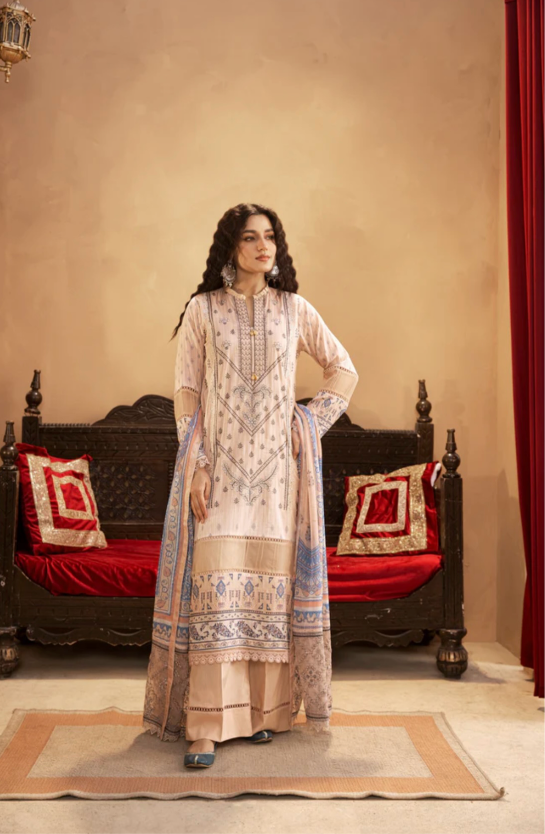 Embroidered Lawn 3pc Suit