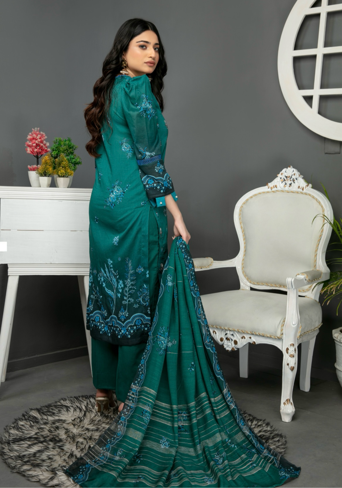 Embroidered Lawn 3pc