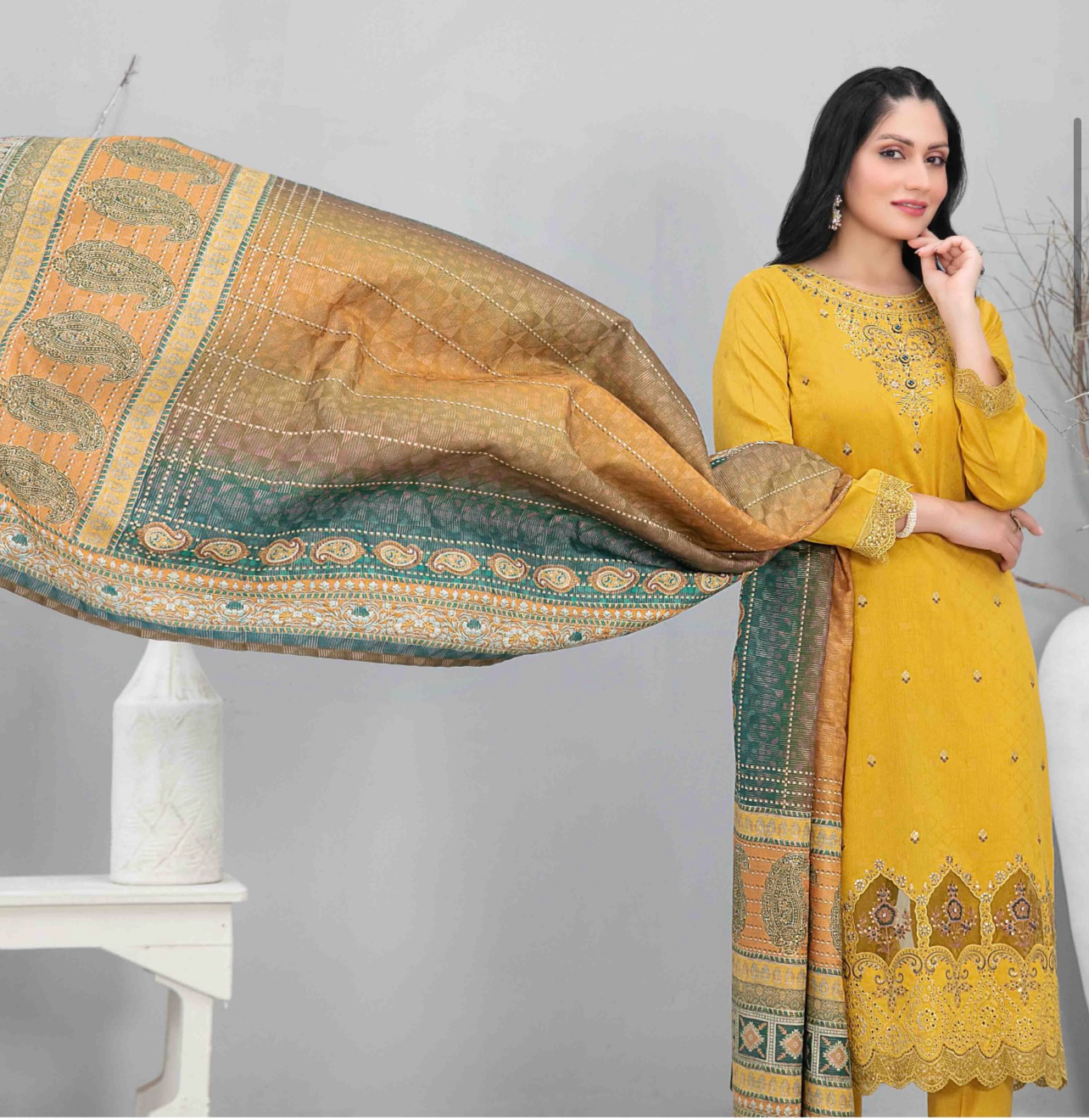 Embroidered Lawn 3pc Suit