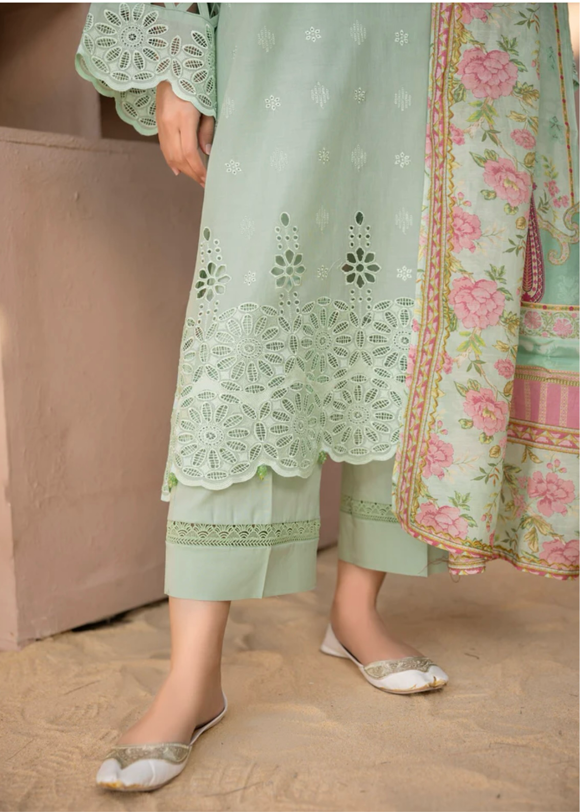 Chikan-Kari Lawn 3pc